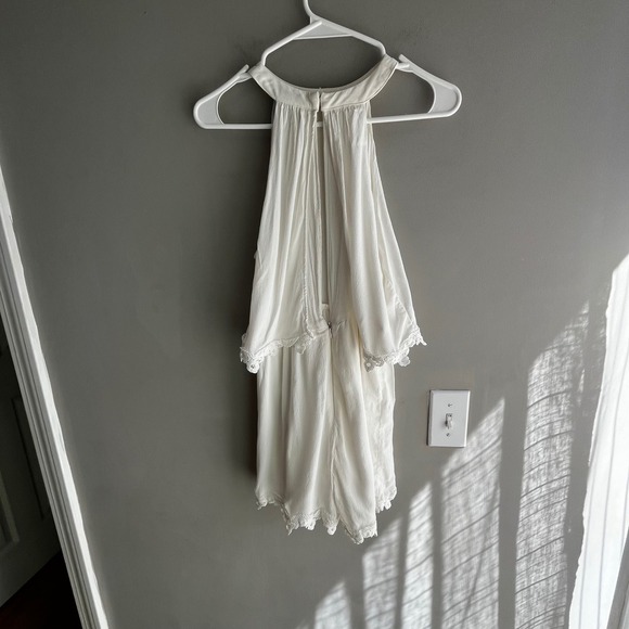 Forever 21 White Romper Halter Neck Sleeveless Lace Trim Flowy Casual Summer - Picture 9 of 12